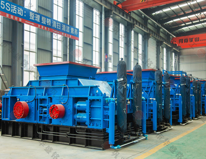 時(shí)產(chǎn)200噸的對(duì)輥制砂機(jī)型號(hào)_什么價(jià)格？